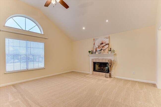 Building Photo - 4655 Wellington Ct
