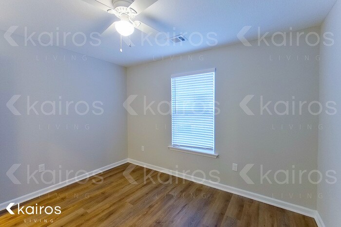 Building Photo - 22 Bungalow Cir