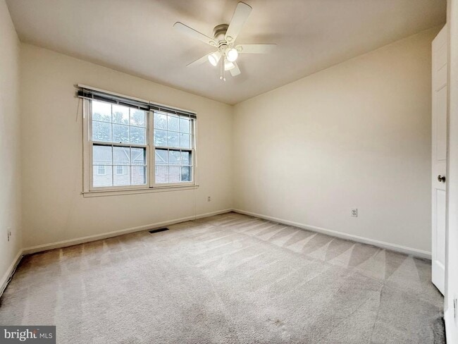 Building Photo - 7136 Swansong Wy