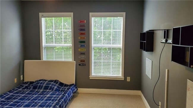 Building Photo - 1307 Stratford Commons