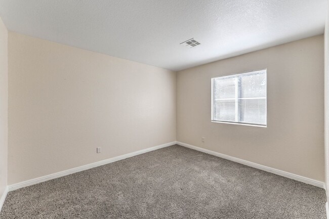 Building Photo - Beautiful 2 story home in Peccole Ranch.