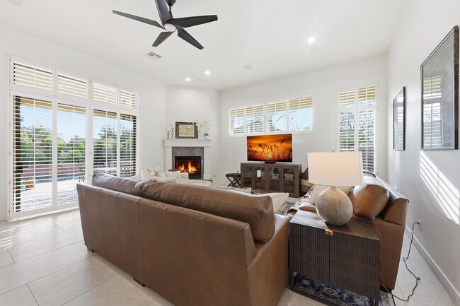 Building Photo - 6570 S Bogle Ave