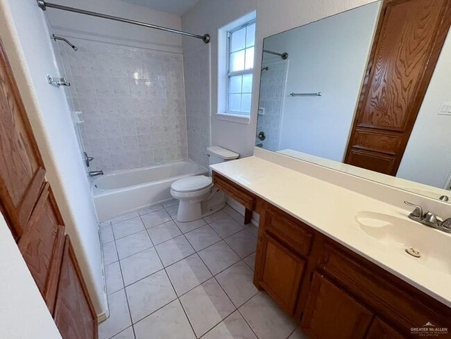 Building Photo - 18 N 8th St