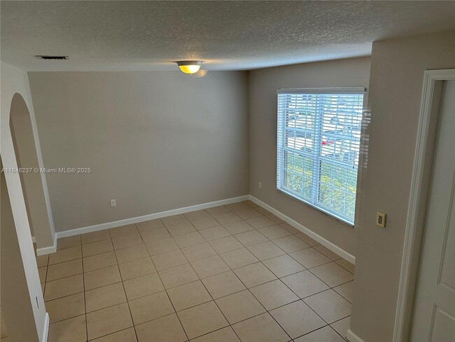 Building Photo - 9232 SW 170th Ave