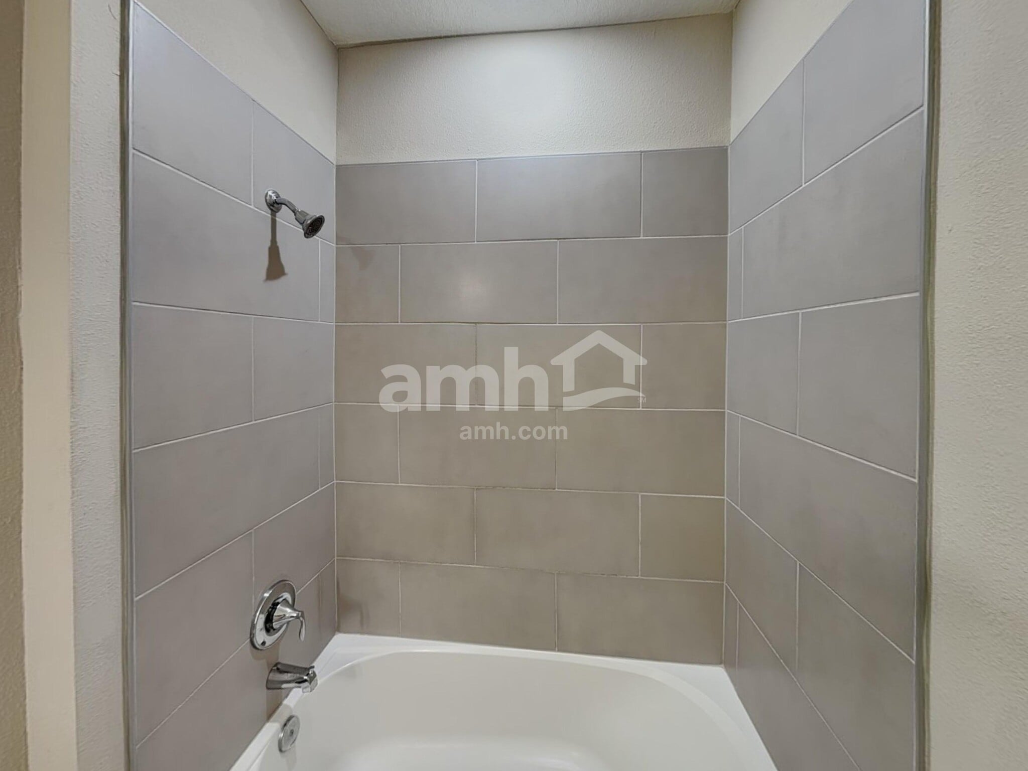 Building Photo - 37 Trumpco Dr