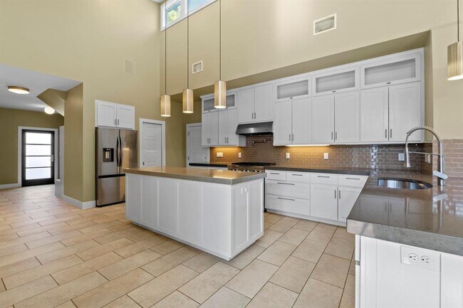 Building Photo - 2609 Oak Haven Dr