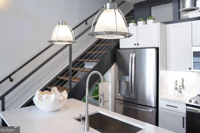 Building Photo - 230 18th St NW