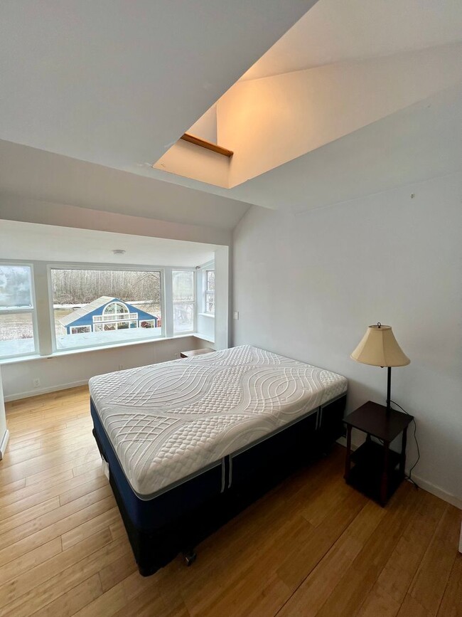 Building Photo - Charming 3-Bedroom Home in Fairbanks / Pet...
