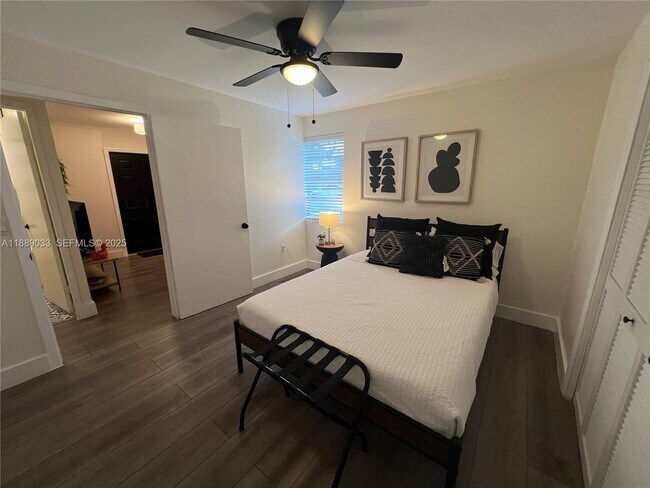 Building Photo - 3102 SW 10th St