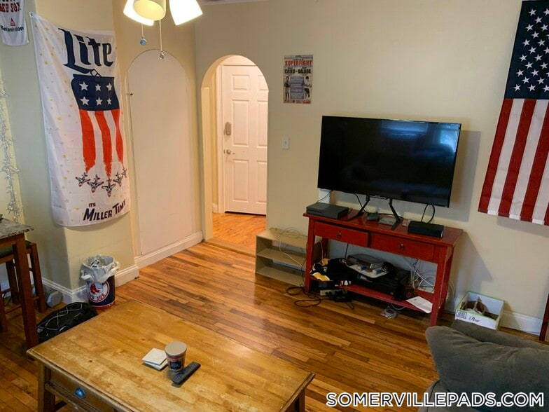 Building Photo - 41 Cross St