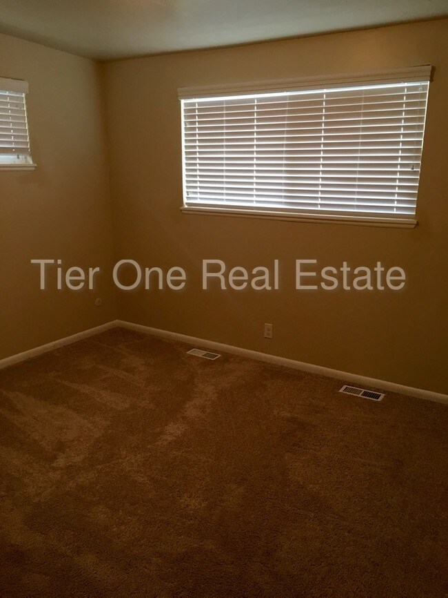 Building Photo - 7405 S 2200 E