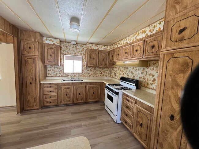 Building Photo - 2 Bedroom Manufactured Home in Bullhead City