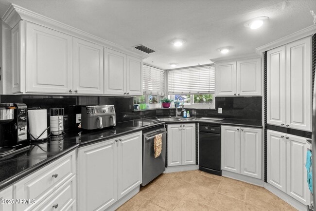Building Photo - 3150 S Revere Cir