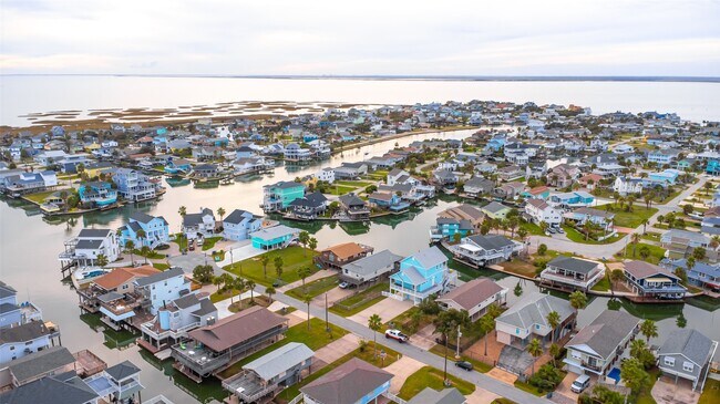 Building Photo - 16520 Barbados Way