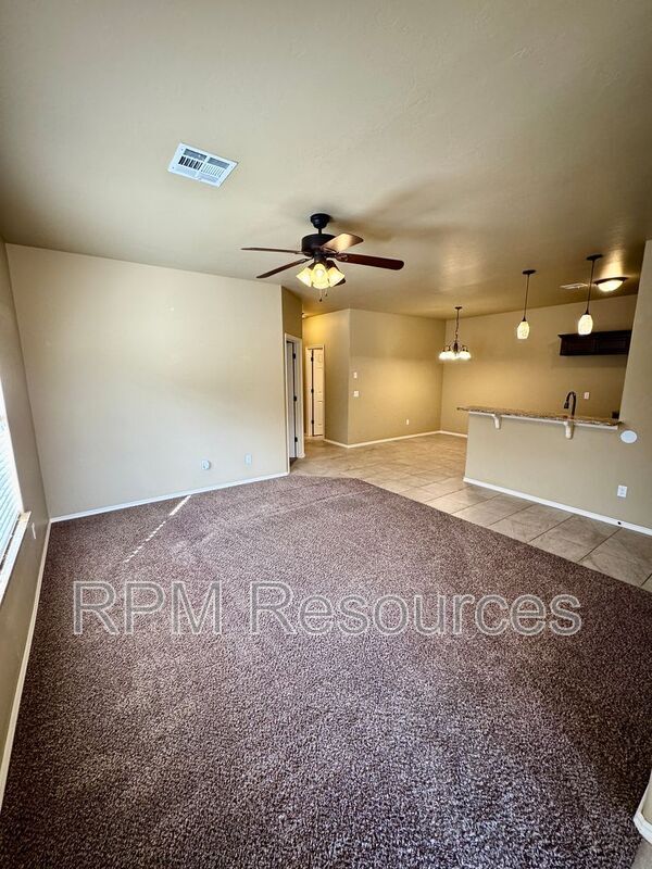 Building Photo - 147 Bison Ct Way