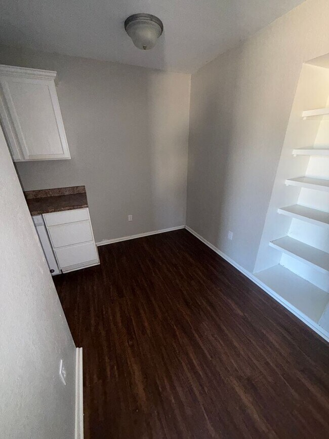 Building Photo - 3208 Salisbury Ave