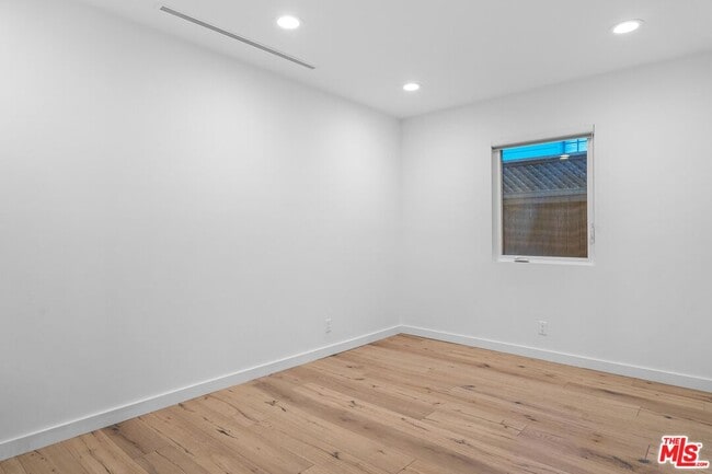 Building Photo - 4136 Greenbush Ave