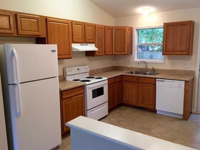 Building Photo - 112 Pecan Grove Ave