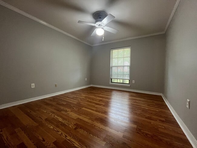 Building Photo - 617 Turtle Creek Dr