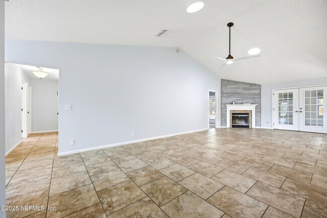 Building Photo - 14049 Broken Bow Dr N