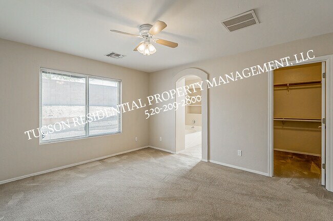 Building Photo - 7623 S Meadow Spring Way