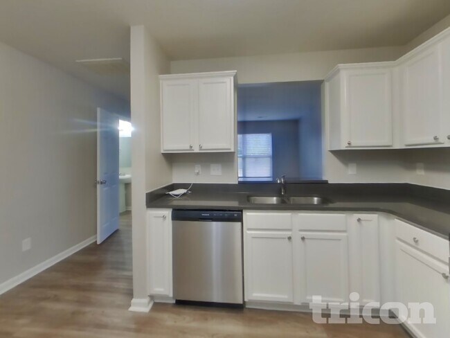 Building Photo - 1613 Brookgreen Ave