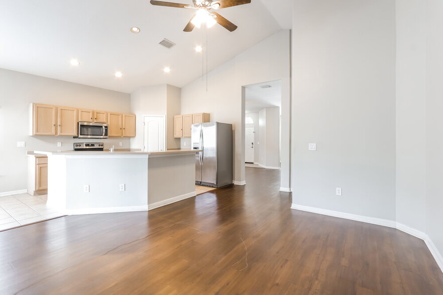 Building Photo - 3832 Washburn Pl
