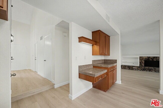 Building Photo - 243 Blanquita Way