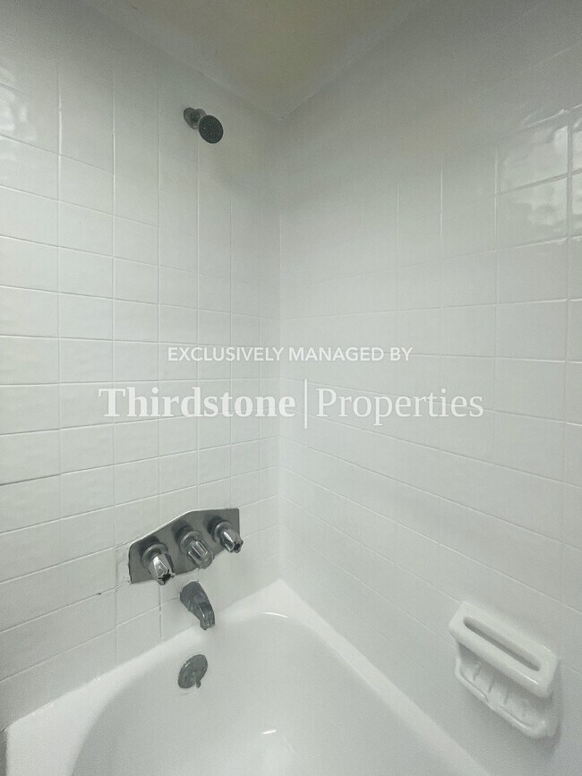 Building Photo - 5143 Indian Lakes Ct