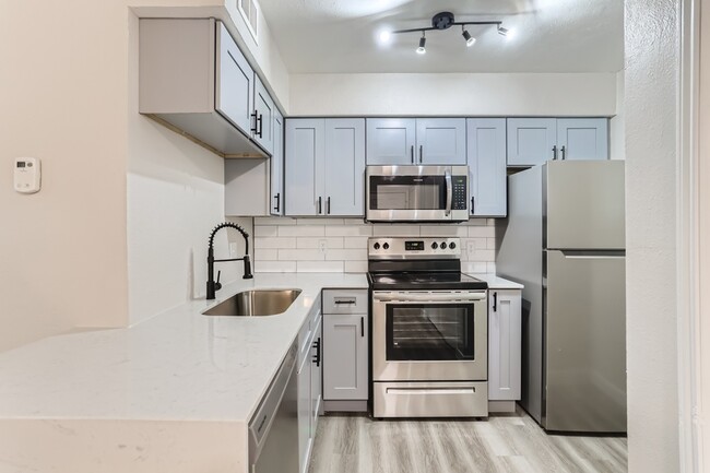 A1 Renovated - 1 Bed 1 Bath - Rise at Highland Meadows