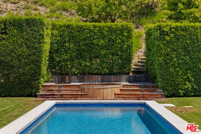 Building Photo - 2611 Range Rd