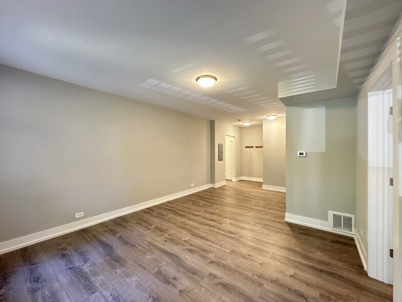Building Photo - 1133 Maple Ave