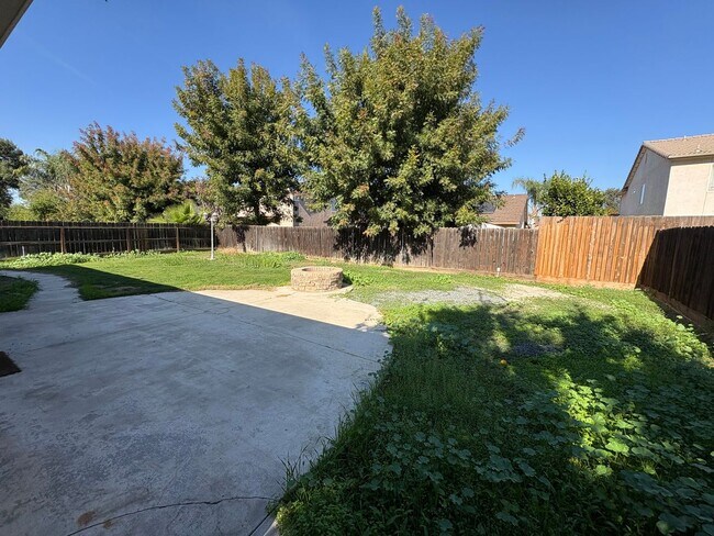 Building Photo - Lovely home available in Shannon Ranch area!