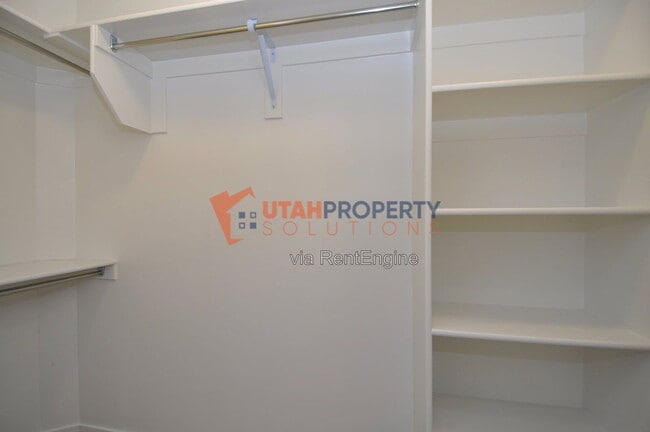 Building Photo - 16092 S Truss Dr