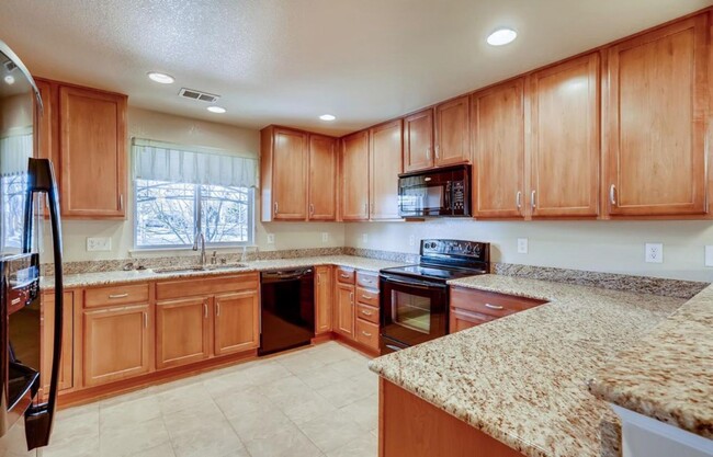 Building Photo - Spacious 3-Bed, 2.5-Bath Townhouse in Waln...