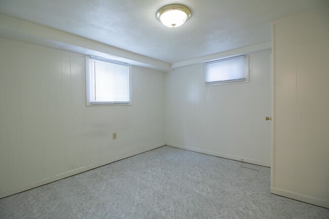 Building Photo - 207-2 McDonald Street | 1 Bed 1 Bath | 08/...