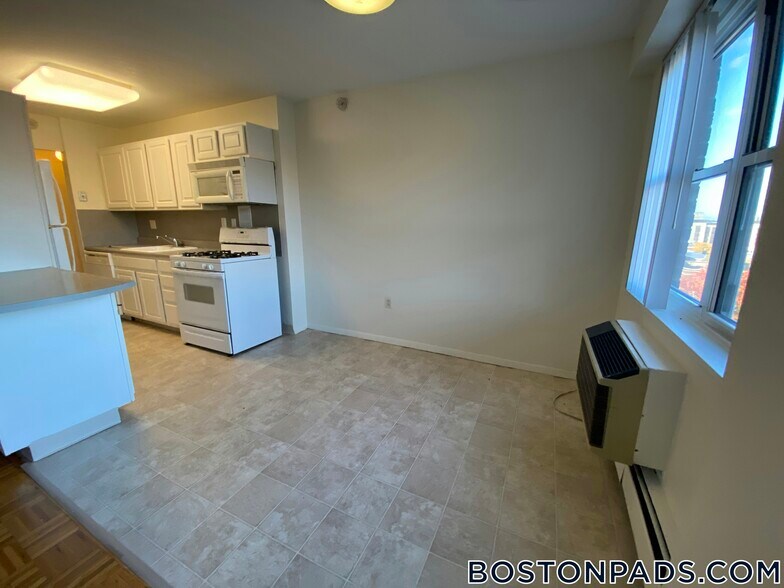 Building Photo - 185 Freeman St