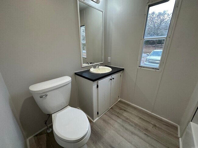 Building Photo - 2712 Spring St