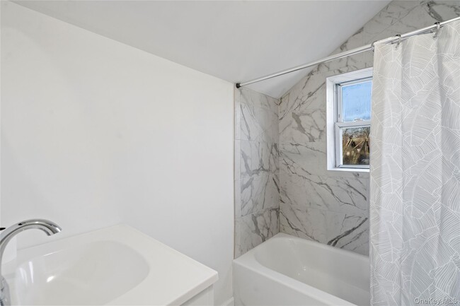 Building Photo - 84 Pleasure Ave