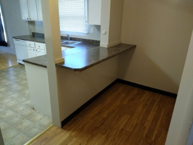 Building Photo - 3 Bedroom 2 Bath House