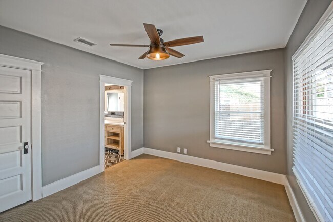 Building Photo - 827 N Lucia Ave
