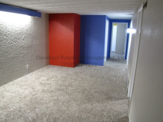 Building Photo - Updated 5 Bedroom House in Central Colorad...