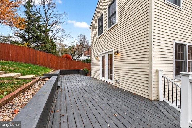 Building Photo - 3004 Marshall St