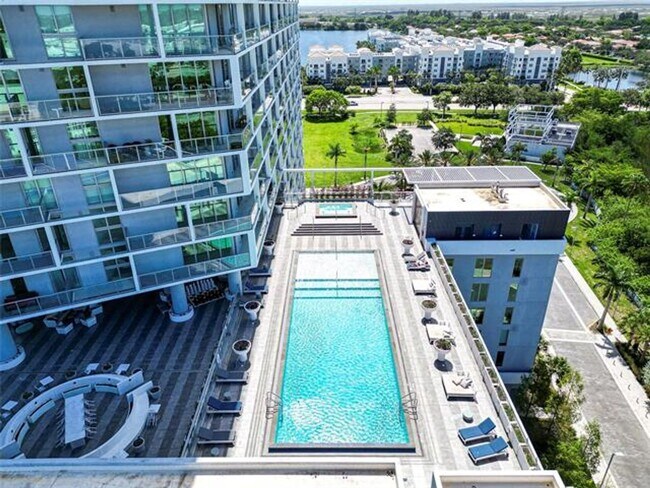 Building Photo - 2000 Metropica Wy