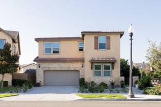 Building Photo - 4802 Apricot Wy