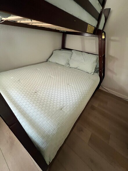 Building Photo - 51-171-171 Ka?a?awa Park Ln