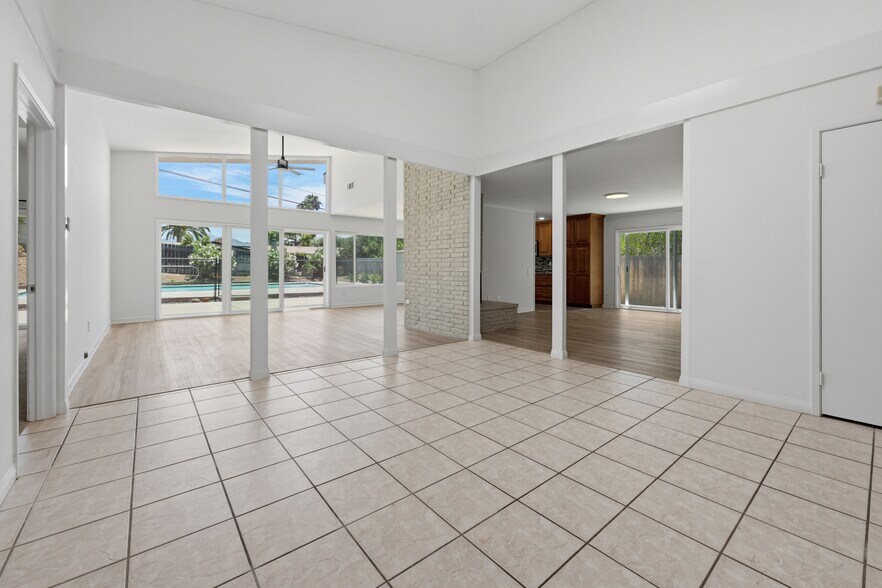 Building Photo - 14545 Hillndale Way