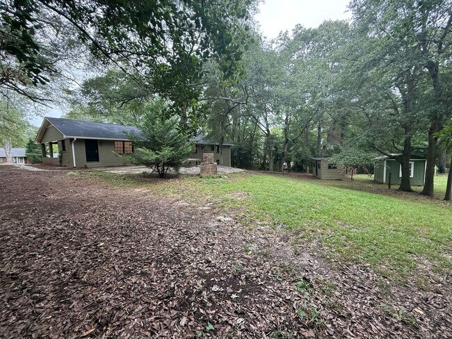 Building Photo - 185 Landor Dr