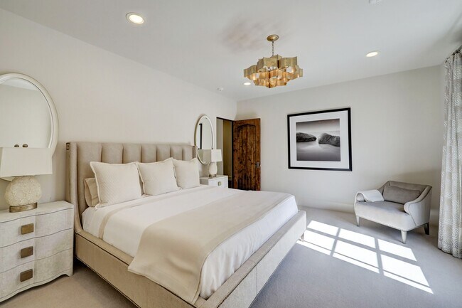 Building Photo - 5610 Lynbrook Dr