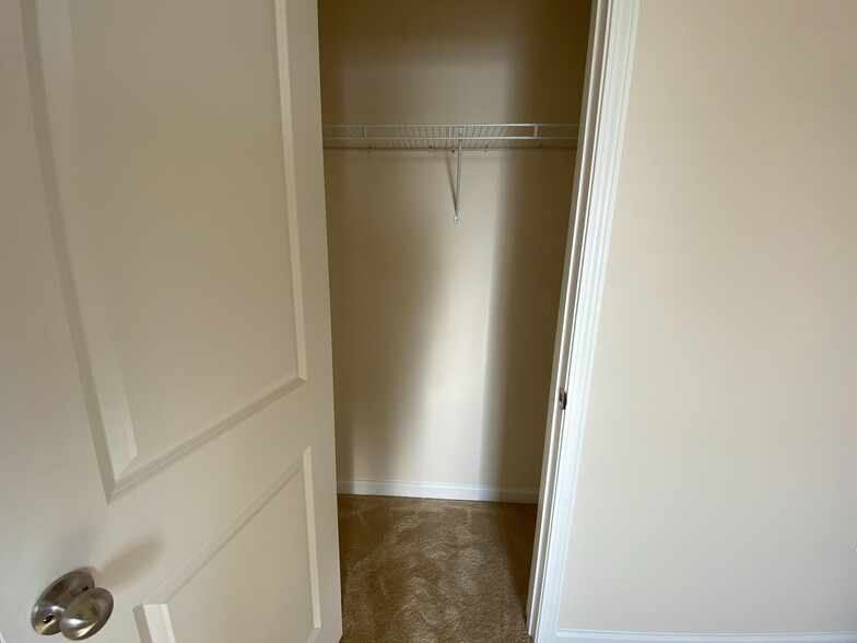 Building Photo - Room in Townhome on Whitesell Way